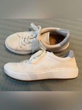 Söfft White Mesh Lace-Up Sneakers